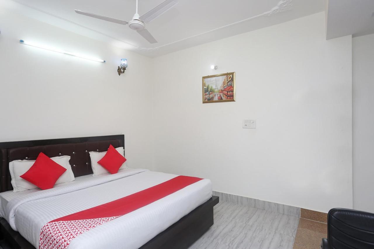 Oyo 18301 Hotel A-One Alwar Esterno foto