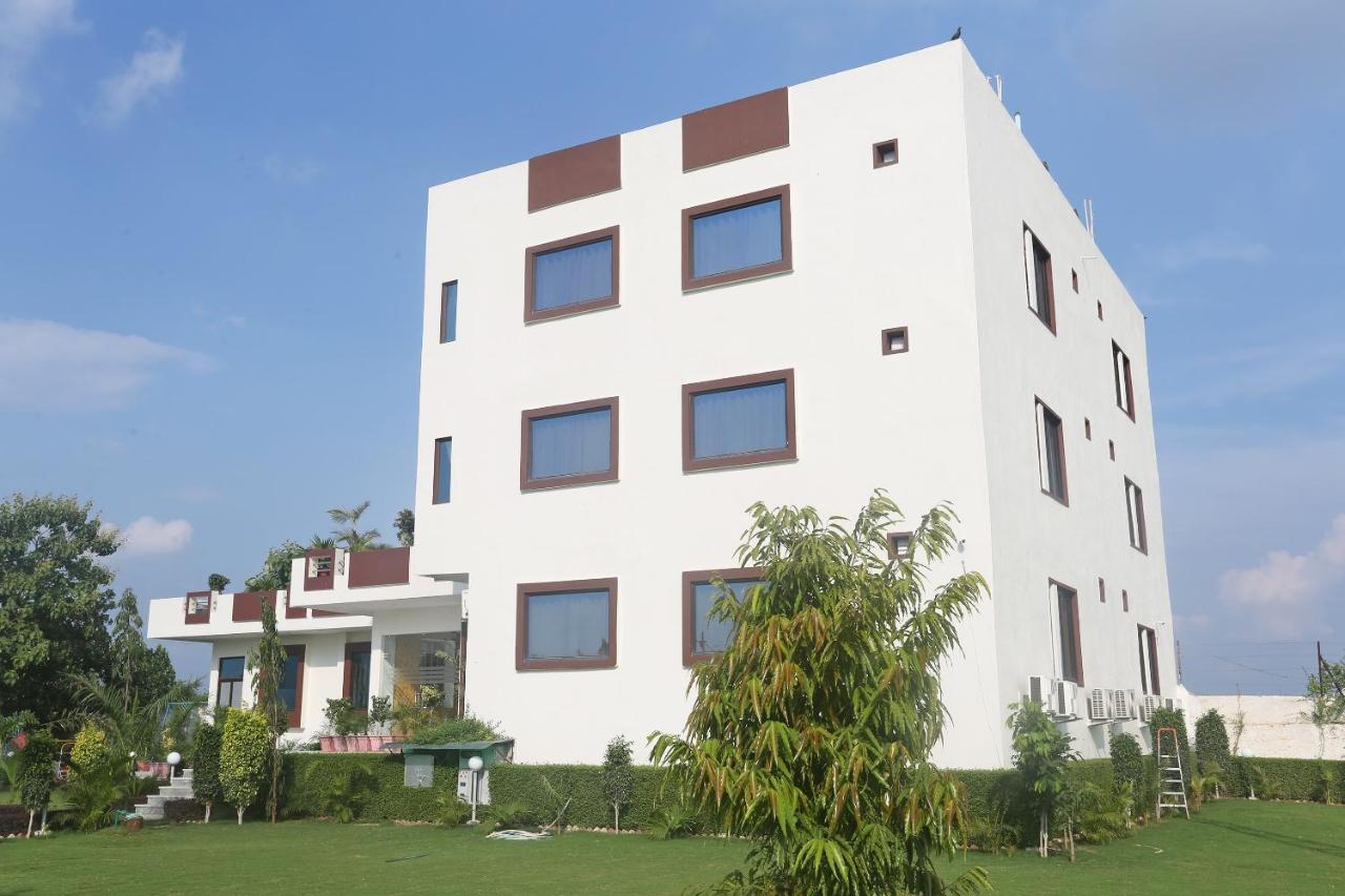 Oyo 18301 Hotel A-One Alwar Esterno foto