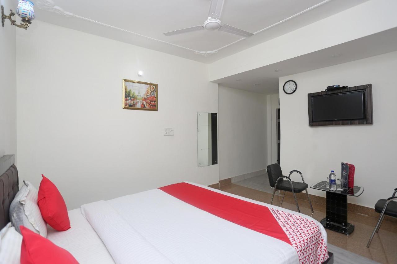Oyo 18301 Hotel A-One Alwar Esterno foto