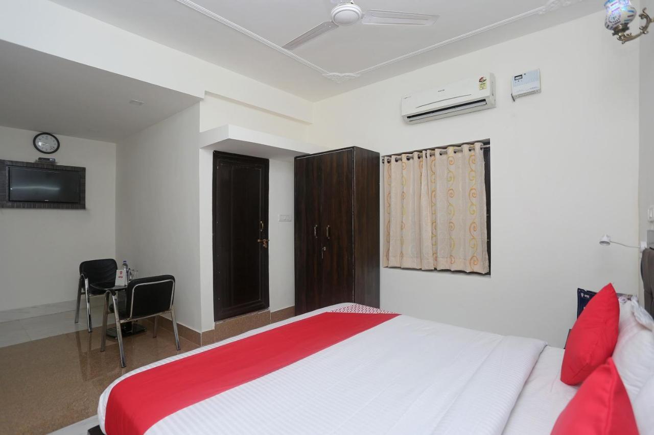 Oyo 18301 Hotel A-One Alwar Esterno foto