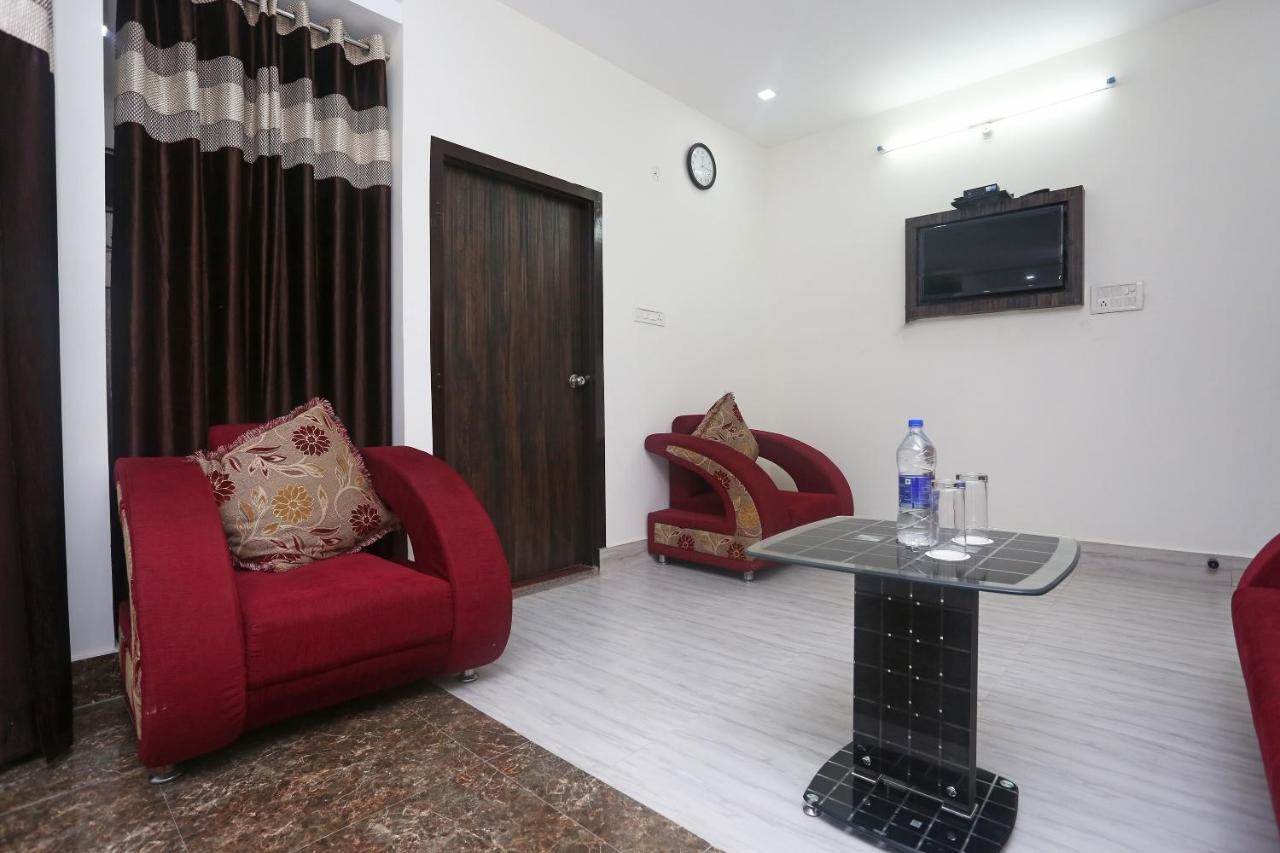 Oyo 18301 Hotel A-One Alwar Esterno foto
